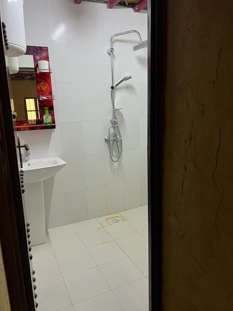 Mall Aldakhil House Al Ḩamrāʼ Екстериор снимка