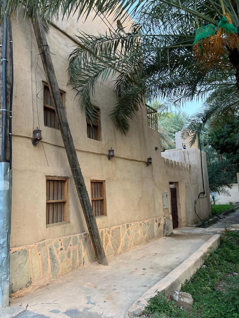 Mall Aldakhil House Al Ḩamrāʼ Екстериор снимка